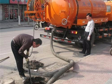 本号镇清掏化粪池，健康生活从这里开始
