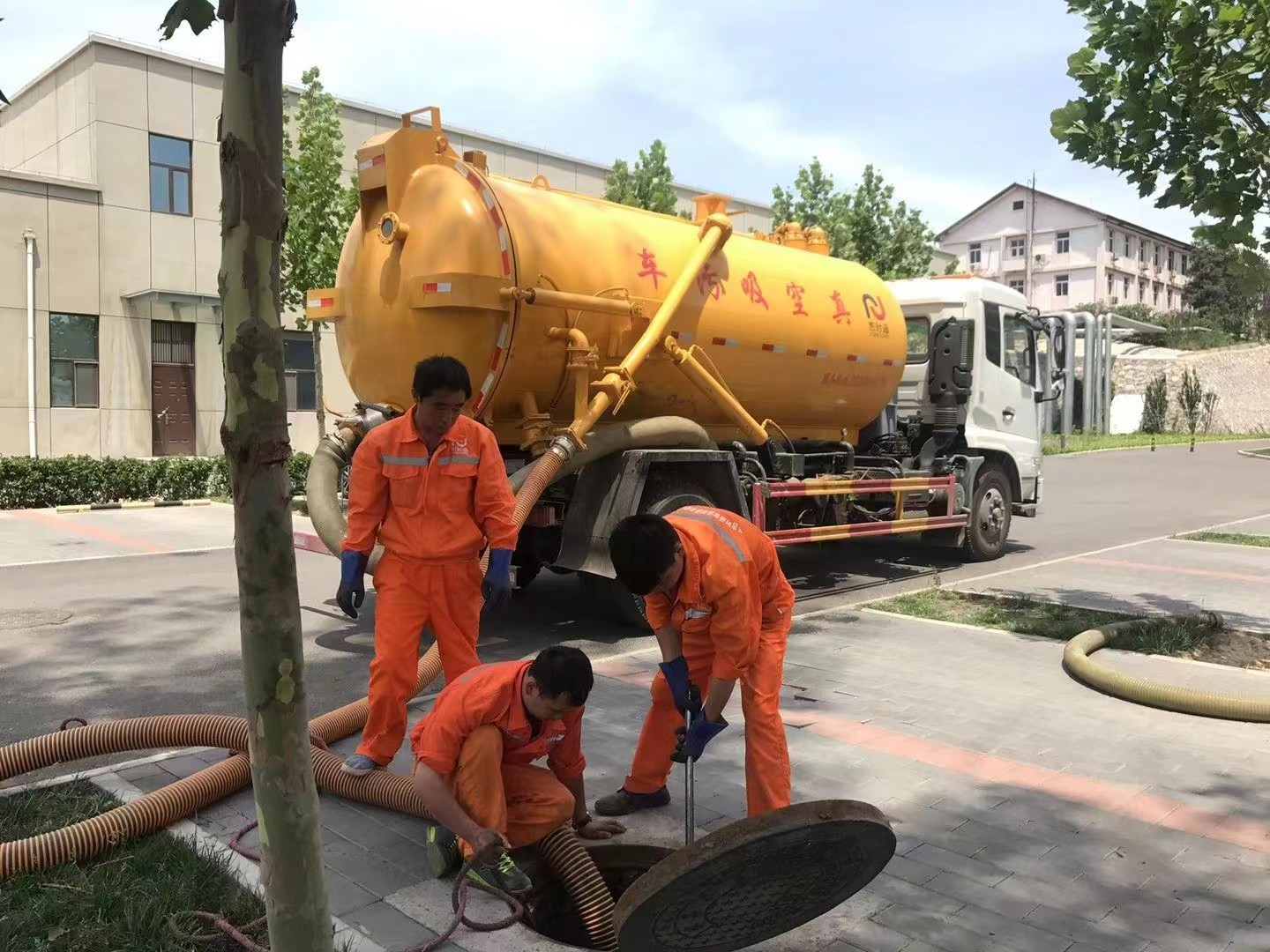 本号镇化粪池清理与5-8吨吸粪车施工效率分析